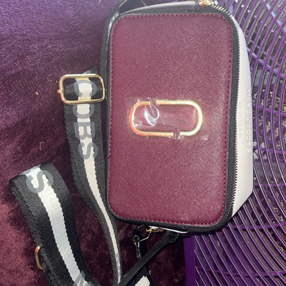 Marc Jacob’s New York cross bag